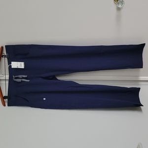 🆕️ Figs Kade Cargo Scrub Pants (L)